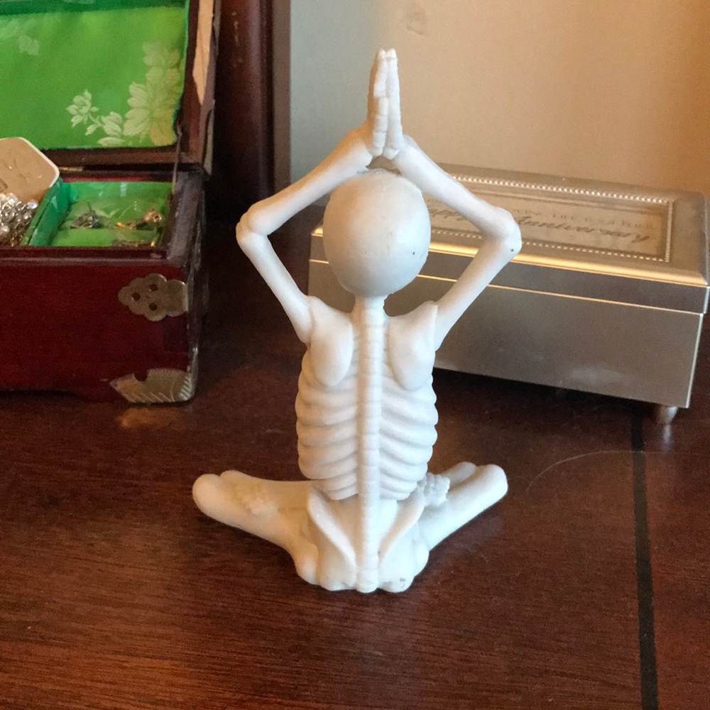 Yoga skeleton - Picture 2 of 4